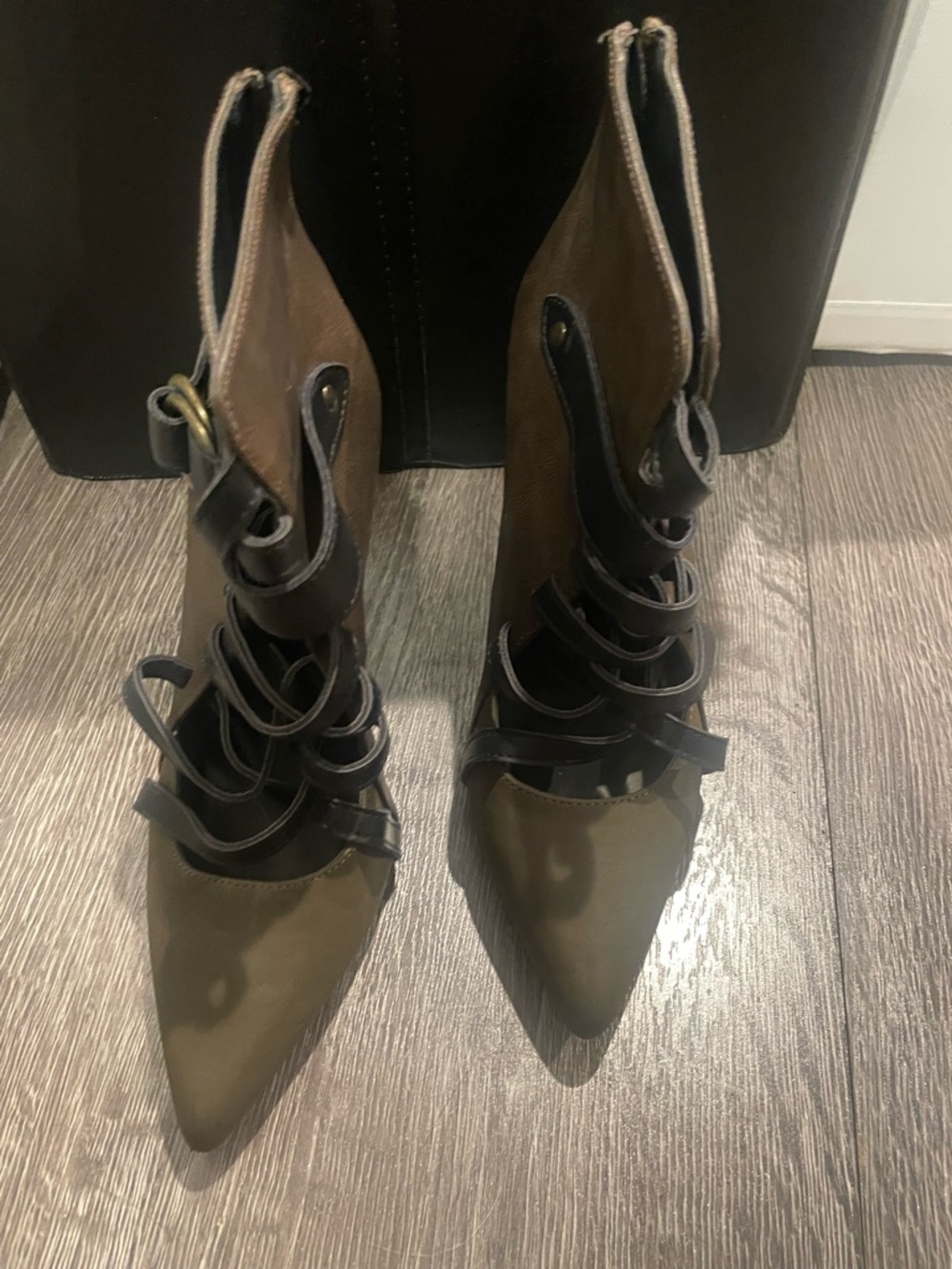 Women's Olive Green Pointed-Toe Lace-Up Heels